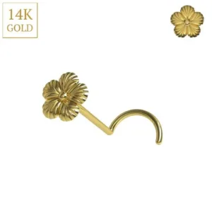 piercing au nez or Liv